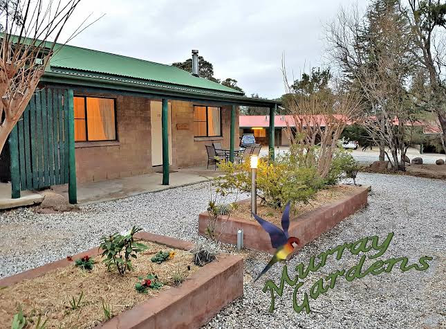 Murray Gardens Cottages & Motel